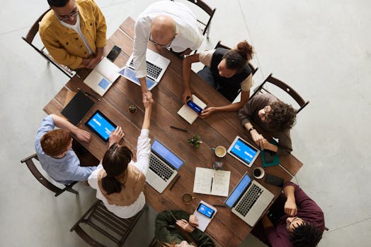 introverted leader in a team meeting